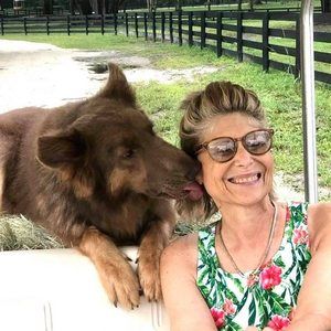 Meet your Posher, Victoria